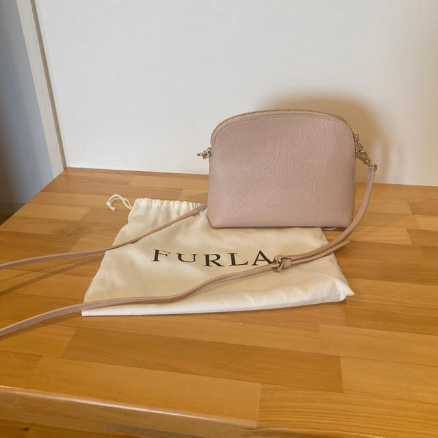 Furla(フルラ)の最終値下フルラ❤️ベビーピンク色ショルダー レディースのバッグ(ショルダーバッグ)の商品写真