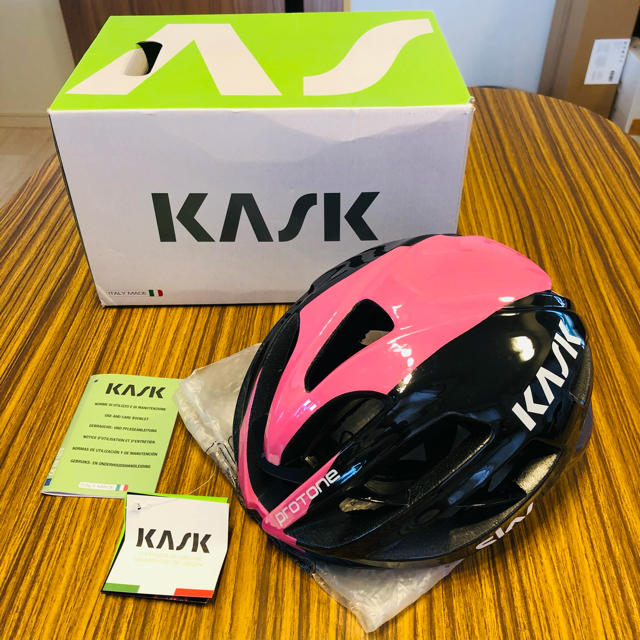 KASK Protone ジロ Lサイズ 試着のみ美品 スポーツ/アウトドアの自転車(ウエア)の商品写真