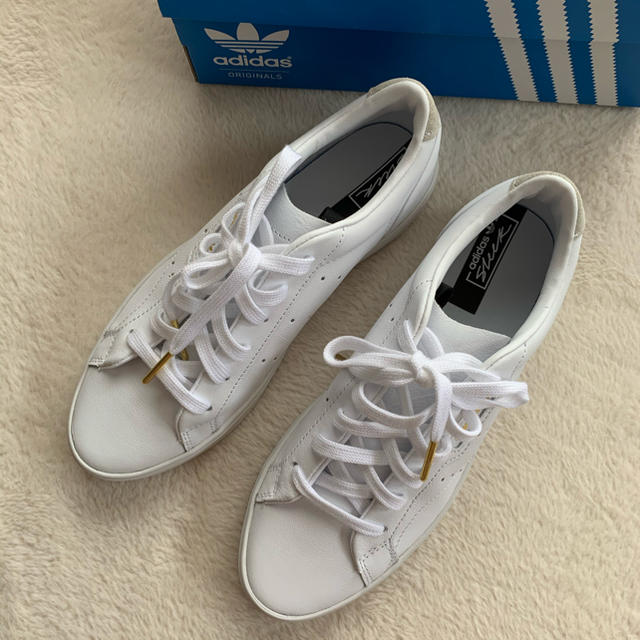 【新品】adidas スニーカー新品未使用