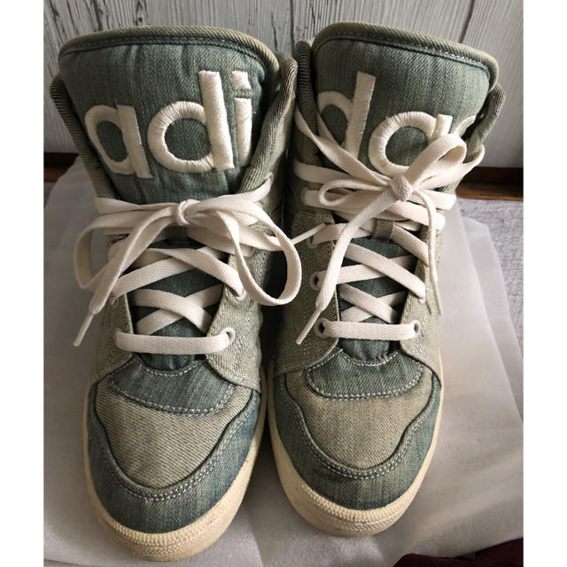 adidas(アディダス)のアディダス   スニーカー　ハイカット レディースの靴/シューズ(スニーカー)の商品写真