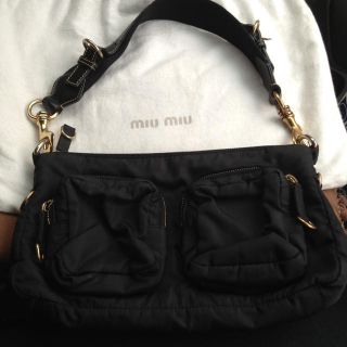 ミュウミュウ(miumiu)のMIU MIUバッグ(ハンドバッグ)