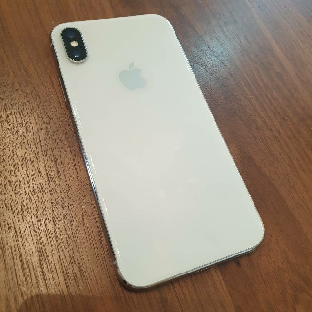 iPhone(アイフォーン)のIphone X 64G Docomo スマホ/家電/カメラのスマートフォン/携帯電話(スマートフォン本体)の商品写真