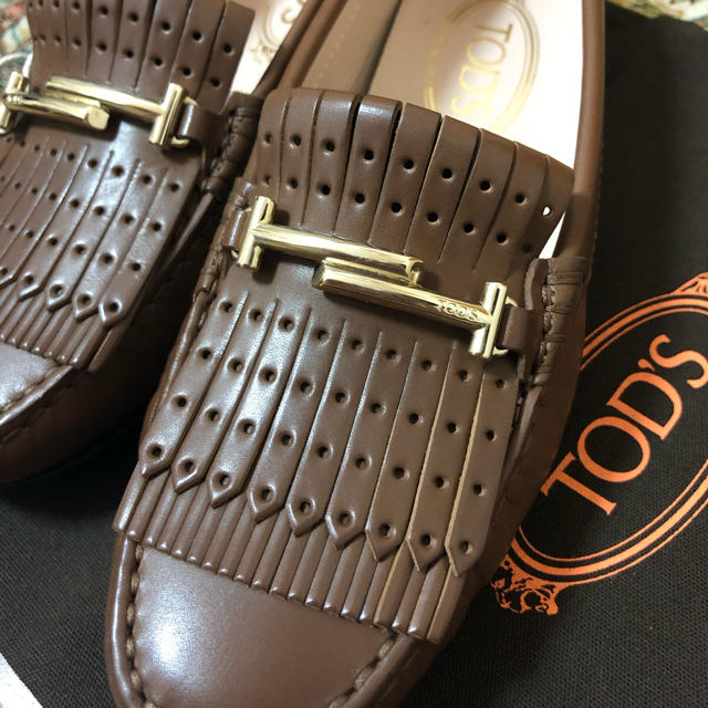 TOD'S(トッズ)の9月末迄の出品　新品未使用　TOD'S ローファー 36.5 レディースの靴/シューズ(ローファー/革靴)の商品写真