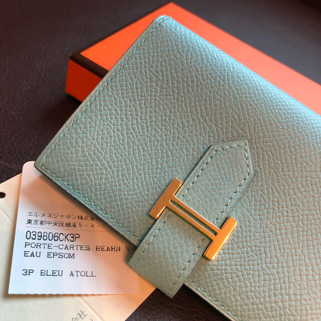 Hermes(エルメス)のHERMESベアンカード入【ブルーアトール】★限定値段★新品使用品 レディースのファッション小物(コインケース)の商品写真