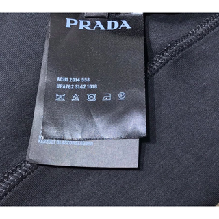 PRADA   PRADA トライアングルロゴ フーディの通販 by 健's shop