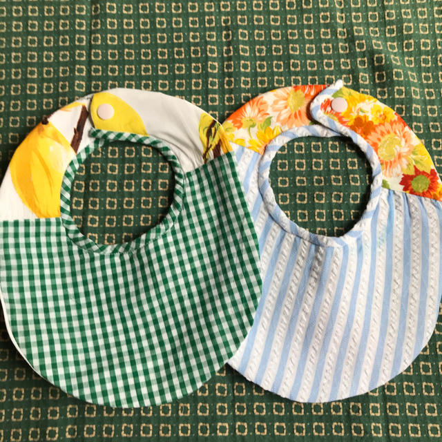 baby bib ハンドメイド2点セット キッズ/ベビー/マタニティのこども用ファッション小物(ベビースタイ/よだれかけ)の商品写真