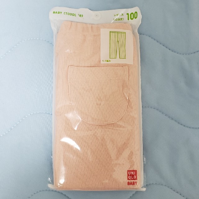 UNIQLO(ユニクロ)の新品未使用未開封　100cm　10分丈レギンス2枚　長袖ロンT1枚　限定柄 キッズ/ベビー/マタニティのキッズ服女の子用(90cm~)(パンツ/スパッツ)の商品写真