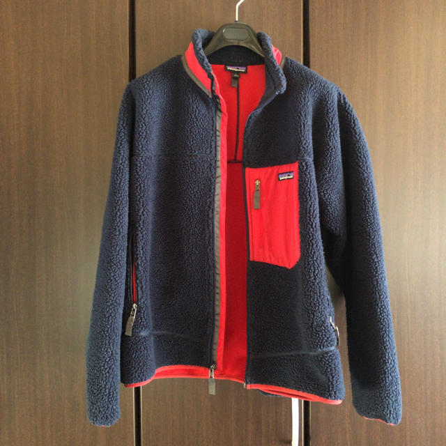 patagonia(パタゴニア)のパタゴニア クラシック レトロXジャケット　ボアフリースL 紺×赤 メンズ メンズのトップス(カーディガン)の商品写真