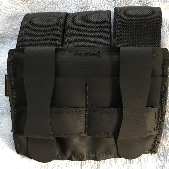 実物 VelocitySystems TriplePistol MagPouch 1