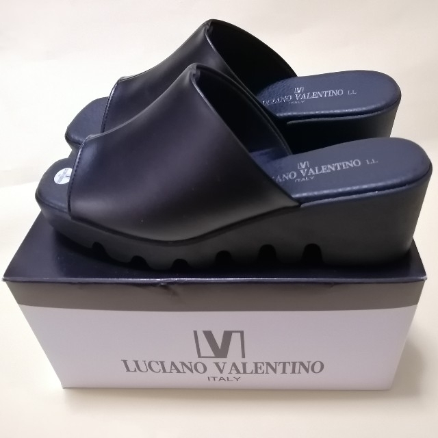 VALENTINO(ヴァレンティノ)のルチアーノ・バレンチノ／レディースサンダル レディースの靴/シューズ(サンダル)の商品写真