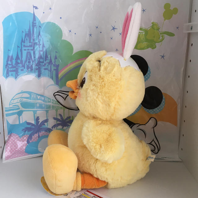 Disney(ディズニー)の《初代》①2019年　ディズニーイースター　うさピヨ　ぬいぐるみ　新品 エンタメ/ホビーのおもちゃ/ぬいぐるみ(ぬいぐるみ)の商品写真