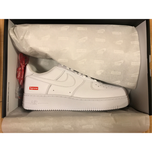 Supreme(シュプリーム)のSupreme Nike Air Force 1 Low US9 27 白 af メンズの靴/シューズ(スニーカー)の商品写真