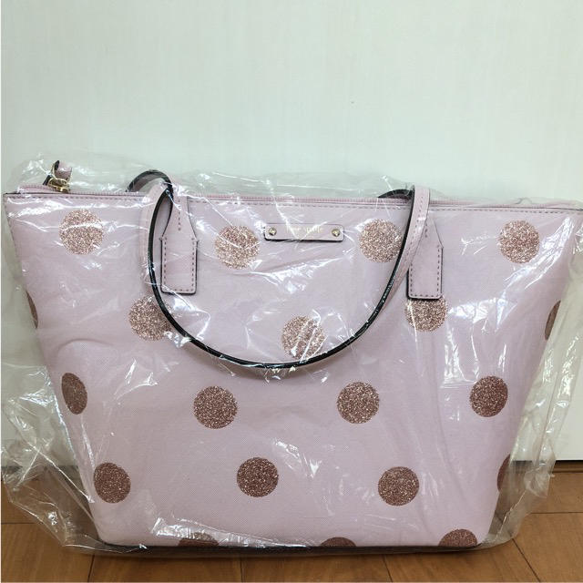 kate spade new york(ケイトスペードニューヨーク)の新品•未使用 Kate spade  ラメ入り トートバッグ お値下げ品✨ レディースのバッグ(トートバッグ)の商品写真