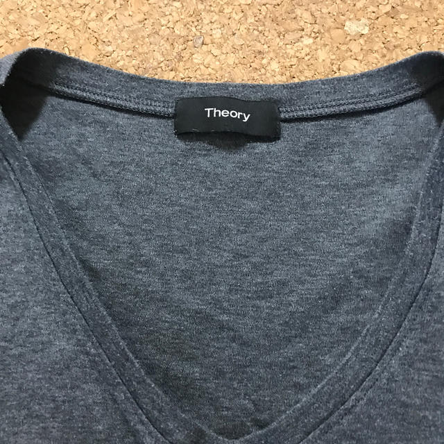 theory(セオリー)のセオリー　Ｖネック半袖Tシャツ　グレー　Sサイズ メンズのトップス(Tシャツ/カットソー(半袖/袖なし))の商品写真