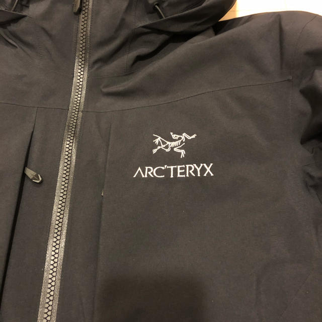 ARC'TERYX(アークテリクス)のアークテリクス　フィションSV ブラック　XS メンズのジャケット/アウター(ダウンジャケット)の商品写真