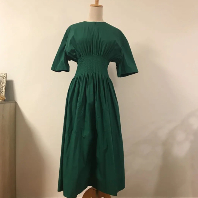 グリーンサイズルシェルブルー  Round Form Dress