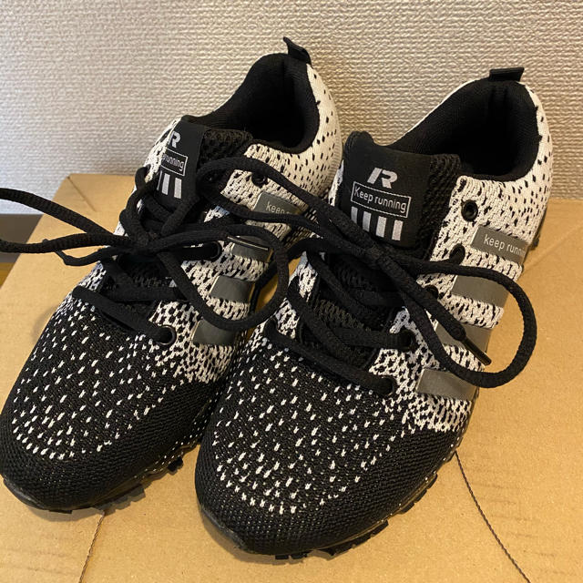 スニーカー Keep Runningの通販 By こむぎshop ラクマ スニーカー Keep Runningの通販 By こむぎshop ラクマ