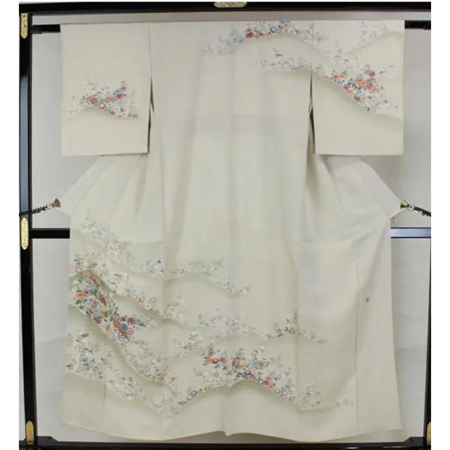 訪問着 袷 グレージュ 象牙色 格調高い草花柄 ガード加工済み 注目