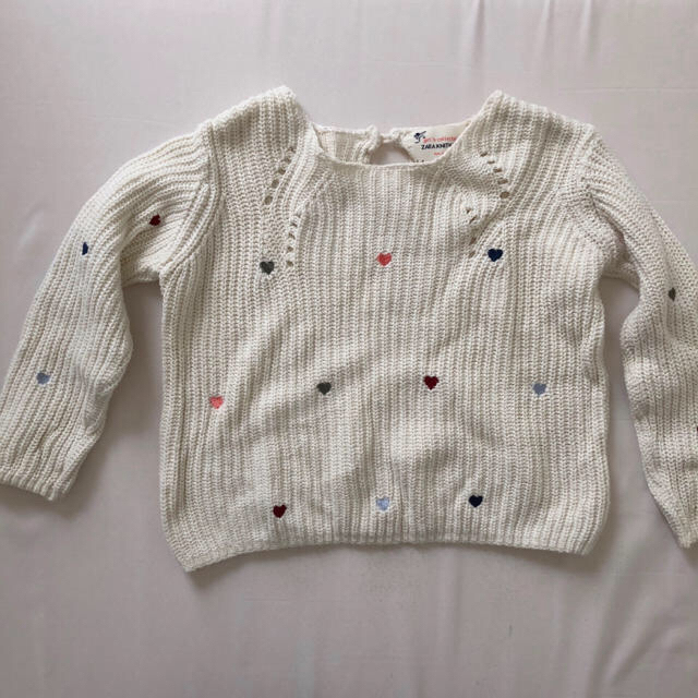 ZARA KIDS(ザラキッズ)のお値下げ！ ザラガールズ ハート柄トップス キッズ/ベビー/マタニティのキッズ服女の子用(90cm~)(ニット)の商品写真