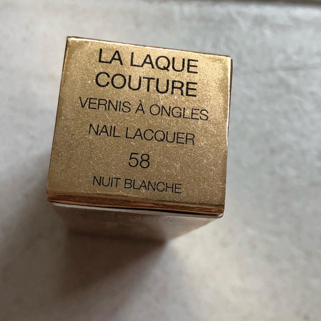 Yves Saint Laurent Beaute(イヴサンローランボーテ)のイヴサンローラン  ラ ラッククチュール 58 限定カラー 新品ち コスメ/美容のネイル(マニキュア)の商品写真