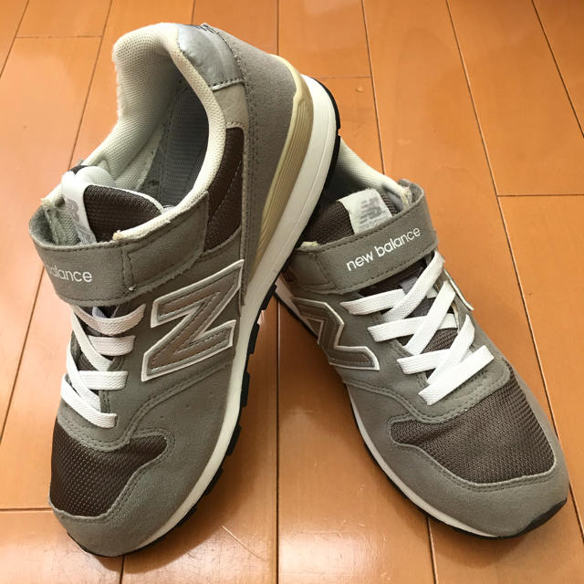 New Balance(ニューバランス)のニューバランス996 キッズ 23.5cm キッズ/ベビー/マタニティのキッズ靴/シューズ(15cm~)(スニーカー)の商品写真