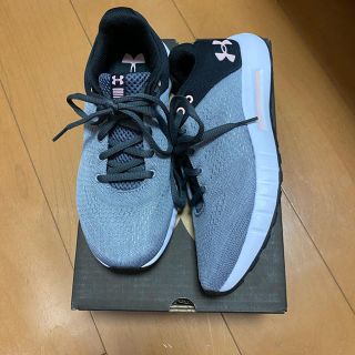 アンダーアーマー(UNDER ARMOUR)の専用　アンダーアーマー　スニーカー(スニーカー)