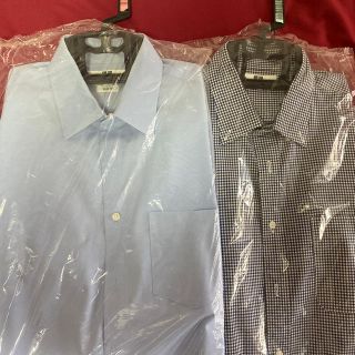 ユニクロ(UNIQLO)の【ク済】ユニクロ　Ｍサイズ　ワイシャツ2枚(ブルーシャツ&紺色ギンガムチェック)(シャツ)