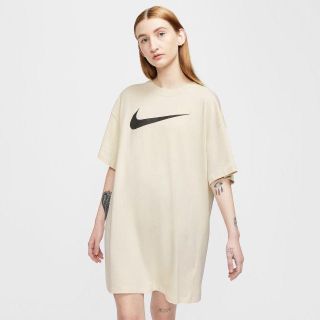 ナイキ(NIKE)の【新品未使用】ナイキ スウッシュ ワンピース　フォスル　L(ひざ丈ワンピース)