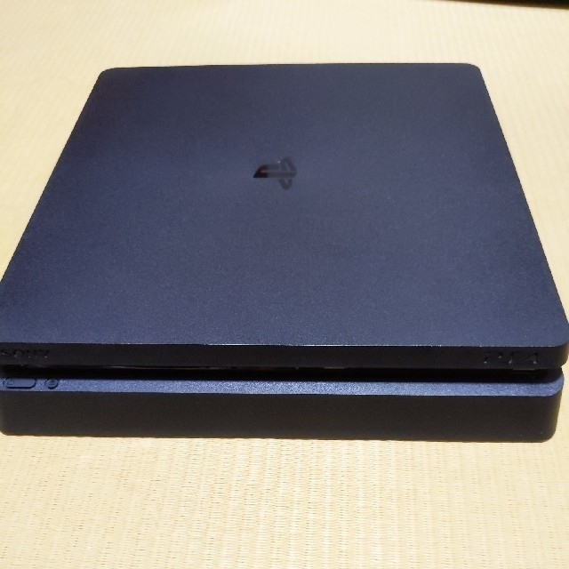 PlayStation4(プレイステーション4)の PS4  PlayStation4 CUH-2100A  500GB(中古) エンタメ/ホビーのゲームソフト/ゲーム機本体(家庭用ゲーム機本体)の商品写真