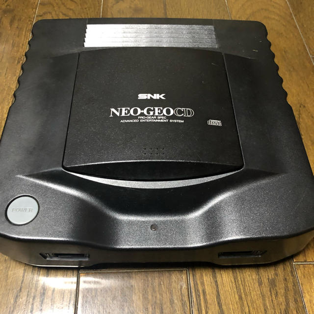 NEOGEO(ネオジオ)のお値下げ！【NEO GEO】ネオジオCD トップローディングタイプ本体 エンタメ/ホビーのゲームソフト/ゲーム機本体(家庭用ゲーム機本体)の商品写真