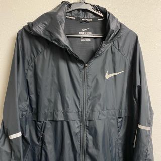 ナイキ(NIKE)のほぼ未使用　美品　即発送　NIKE マウンテンパーカー　(マウンテンパーカー)