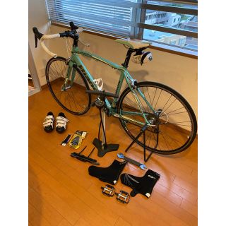 ビアンキ(Bianchi)のビアンキロードバイク　＋備品一式(自転車本体)