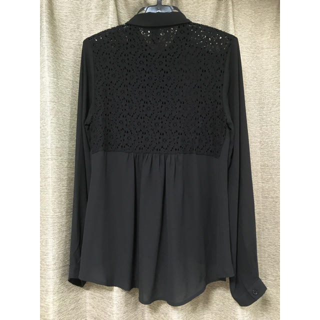 FOREVER 21(フォーエバートゥエンティーワン)の【10/2まで出品】 forever21  黒シャツ※最終お値下げ レディースのトップス(シャツ/ブラウス(長袖/七分))の商品写真