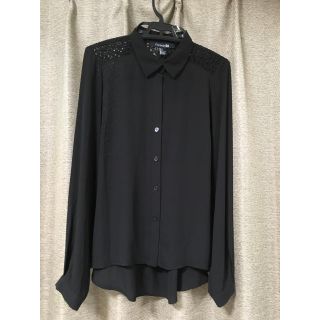 フォーエバートゥエンティーワン(FOREVER 21)の【10/2まで出品】 forever21  黒シャツ※最終お値下げ(シャツ/ブラウス(長袖/七分))