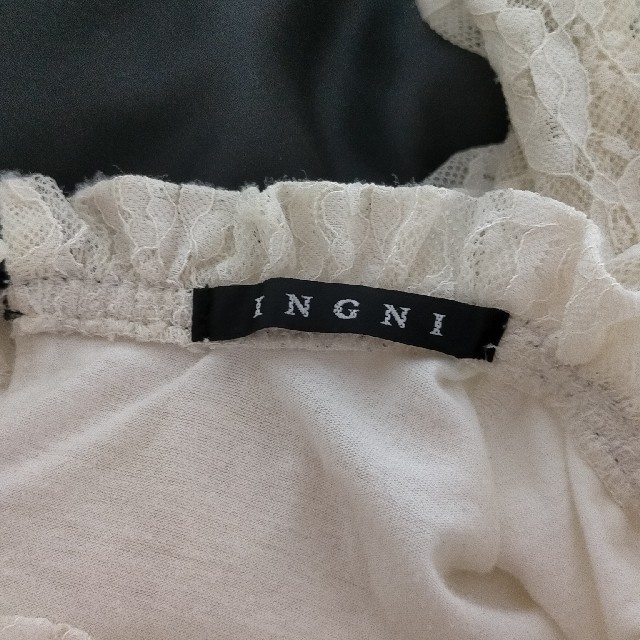 INGNI(イング)のINGNI 白レーストップスＭサイズ レディースのトップス(カットソー(半袖/袖なし))の商品写真