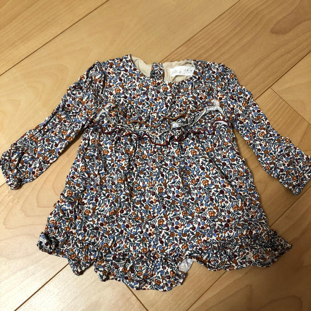 ZARA KIDS(ザラキッズ)のザラベビー 花柄ワンピース キッズ/ベビー/マタニティのベビー服(~85cm)(ワンピース)の商品写真