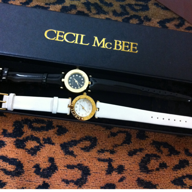 CECIL McBEE(セシルマクビー)の茶花★さま レディースのファッション小物(腕時計)の商品写真