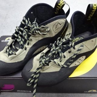 スポルティバ(LA SPORTIVA)のスポルティバ　TCプロ　サイズ：38.5 新品未使用　送料無料（本州）(登山用品)