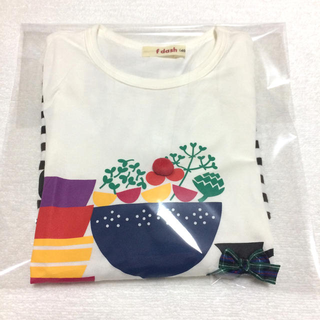 familiar(ファミリア)のファミリア familiar シャツ 女の子用 140cm キッズ/ベビー/マタニティのキッズ服女の子用(90cm~)(Tシャツ/カットソー)の商品写真