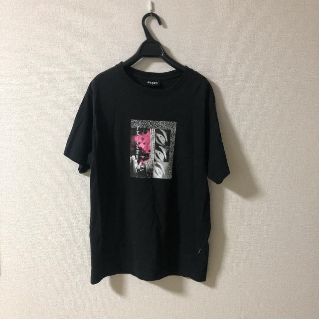 NERDY ブラックプリントTシャツ　半袖 メンズのトップス(Tシャツ/カットソー(半袖/袖なし))の商品写真