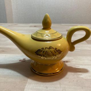 ディズニー(Disney)の【あやにい様専用】アラジン・魔法のランプ型ティーポット＆ミントン大皿(食器)