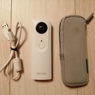 リコー(RICOH)の360°カメラ　RICOH thetam15(コンパクトデジタルカメラ)