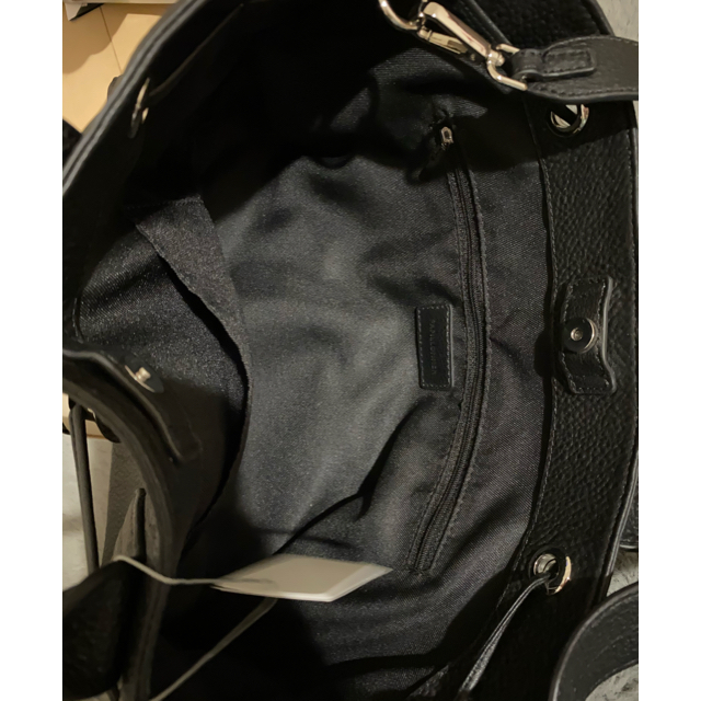 PAPILLONNER(パピヨネ)のパピヨネ　スピンドルレザートートバッグ　新品未使用 レディースのバッグ(ショルダーバッグ)の商品写真