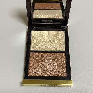 トムフォード(TOM FORD)のTOM FORD スキン イルミネイティング パウダーデュオ(フェイスカラー)