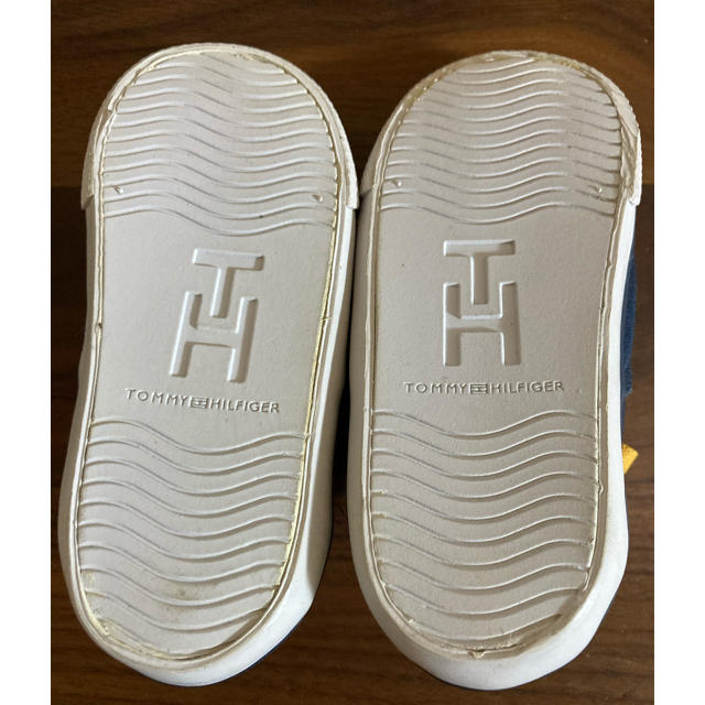 TOMMY HILFIGER(トミーヒルフィガー)のベビーシューズ　Tommy 美品 キッズ/ベビー/マタニティのベビー靴/シューズ(~14cm)(スニーカー)の商品写真