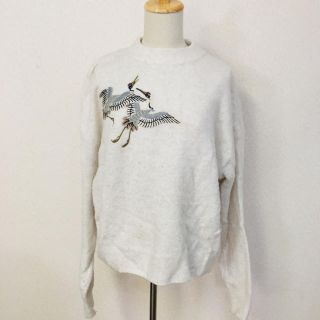 エイチアンドエム(H&M)の【H&M】鶴の刺繍 セーター(ニット/セーター)