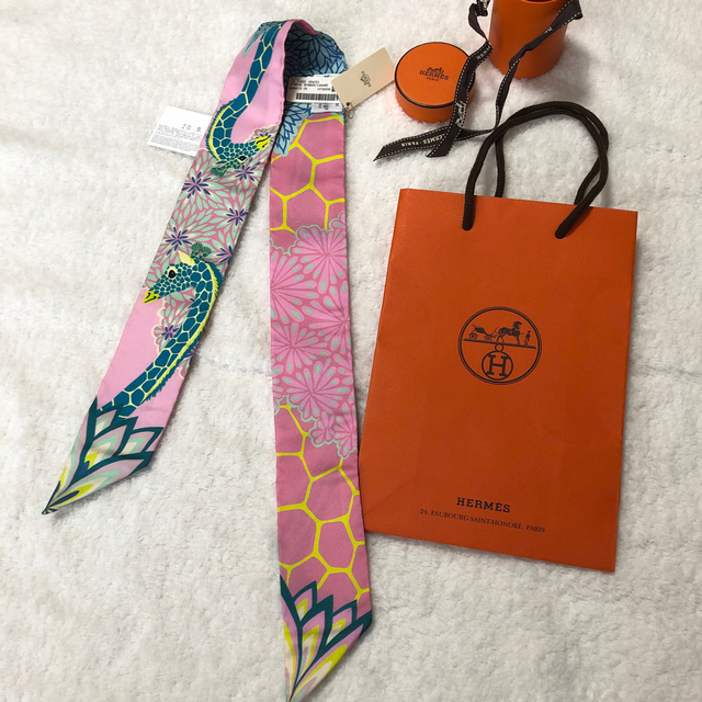 Hermes(エルメス)の三美神　エルメス　ツイリー レディースのファッション小物(バンダナ/スカーフ)の商品写真