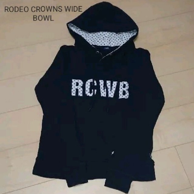 RODEO CROWNS WIDE BOWL(ロデオクラウンズワイドボウル)のRCWB★ﾛｺﾞﾊﾟｰｶｰ(ﾈｲﾋﾞｰ・M) レディースのトップス(パーカー)の商品写真