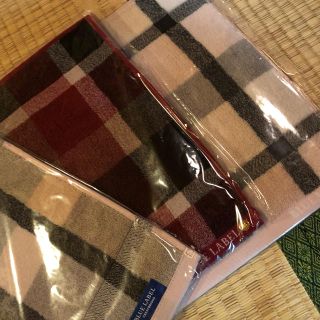 バーバリーブルーレーベル(BURBERRY BLUE LABEL)の新品 未開封 ブルーレーベル クレストブリッジ　赤チェック１枚 タオルハンカチ (ハンカチ)