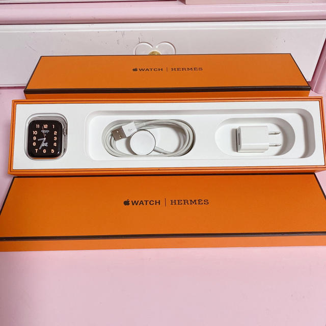 Apple Watch(アップルウォッチ)の☆らくまる様専用☆ Apple Watch‎ series4 HERMES スマホ/家電/カメラのスマホアクセサリー(その他)の商品写真